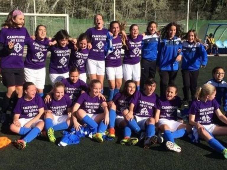 #AsíSopitas: Un equipo infantil de chicas gana la liga catalana… ¿masculina?
