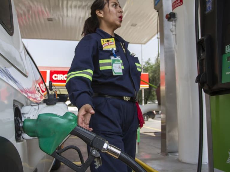 “Finanzas Personales”: Cadena de tiendas de conveniencia crea su línea de gasolineras