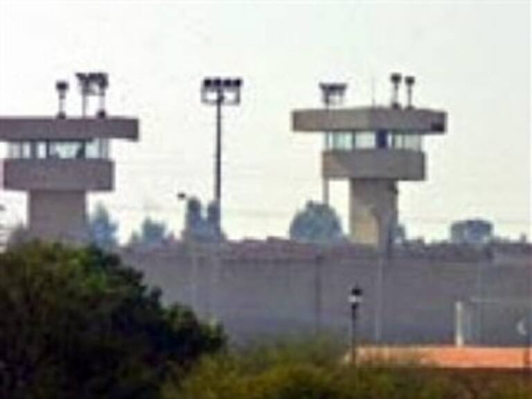 Investigan a nueve custodios por fuga de reos en Puente Grande