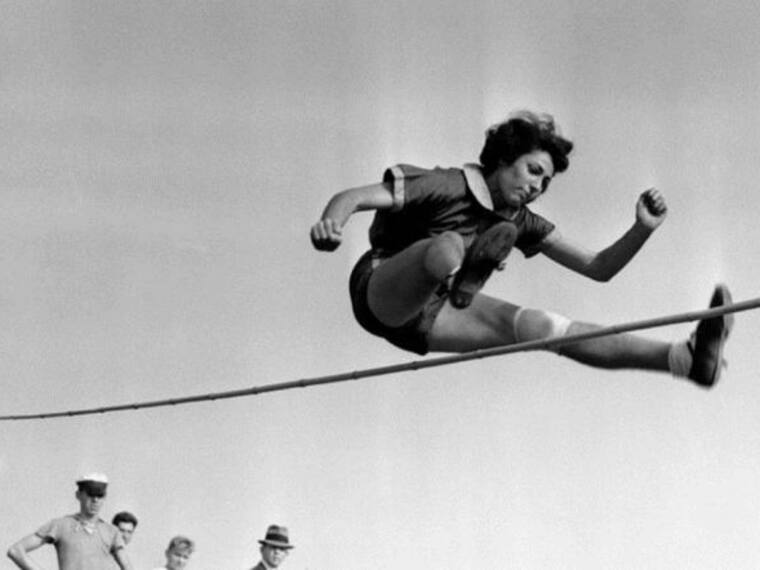 #AsíSopitas: Fallece Gretel Bergman, una de las mejores saltadoras del mundo