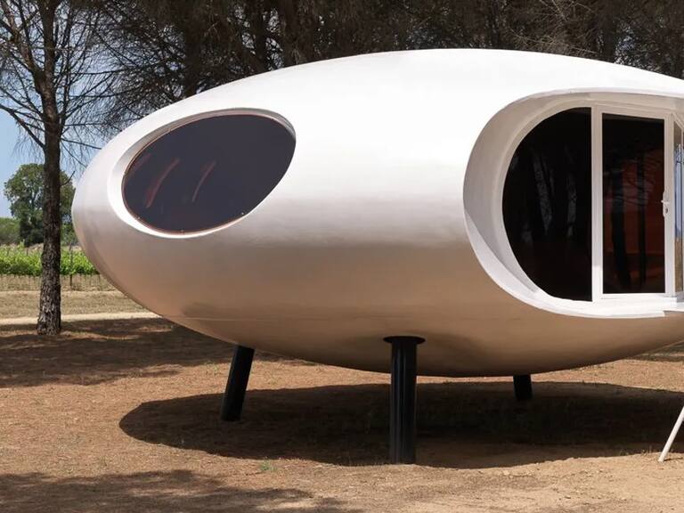 Brad Pitt adquiere la "Casa Ovni"