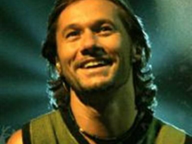 Diego Torres cancela gira por hospitalización de su papá