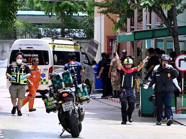 Tras la masacre del viernes en una secundaria de Nothaburi en Tailandia, este sábado se reportó la muerte de otra estudiante, sumando ocho víctimas las víctimas mortales.
