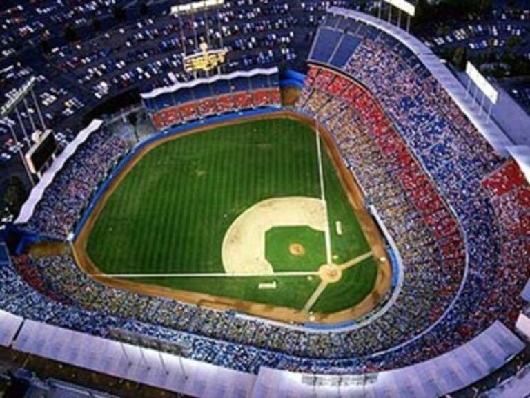 Protestan contra ley de Arizona en el Dodger Stadium
