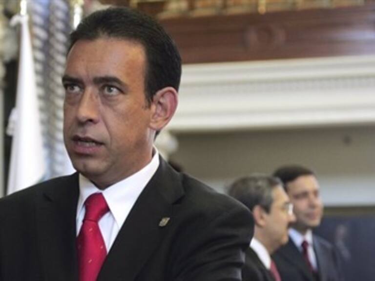 Advierte Moreira que no se va del PRI