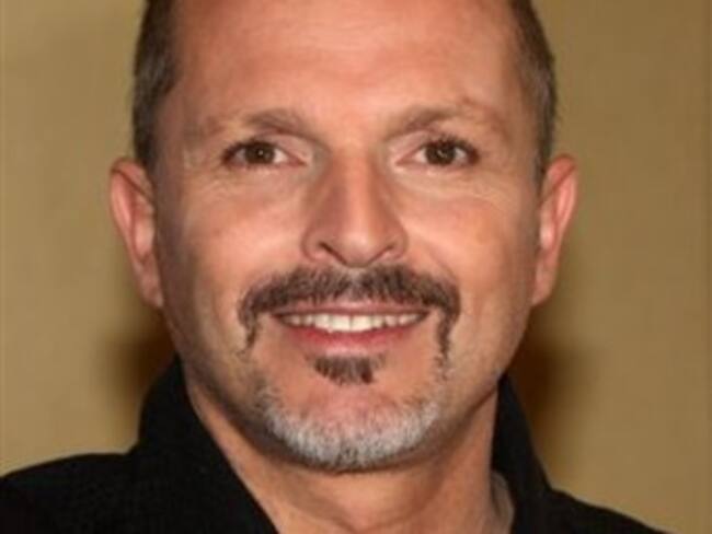 Recibe Bosé ciudadanía colombiana