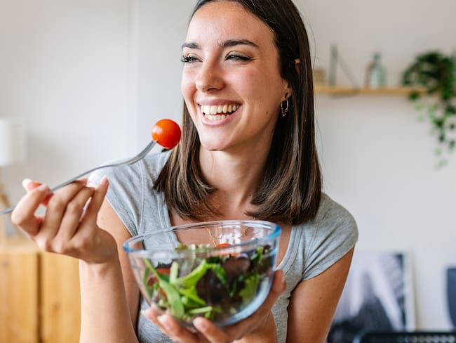 ¿Qué le pasa a tu cuerpo cuando dejas de comer azúcar? La ciencia detrás del cambio