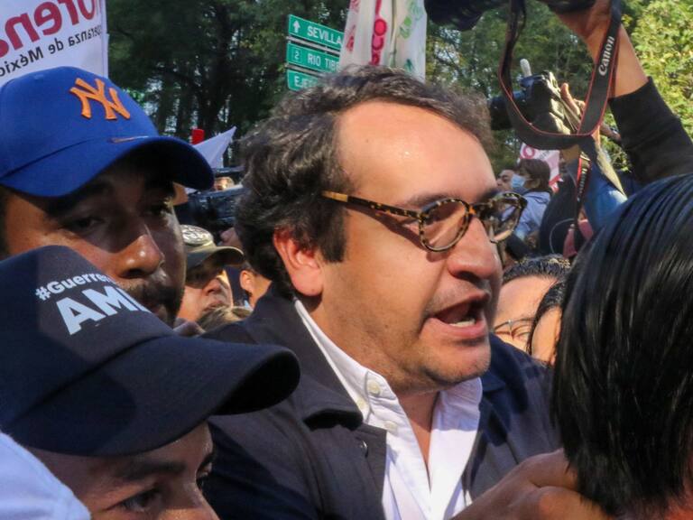 La presidenta electa Claudia Sheinbaum, aprobó que el hijo del presidente López Obrador, Andrés Manuel López Beltrán busque un cargo en Morena