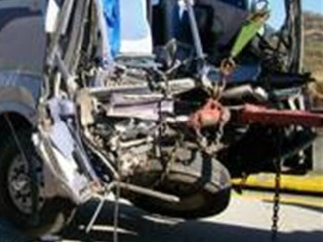 Choca autobús de pasajeros en Sinaloa