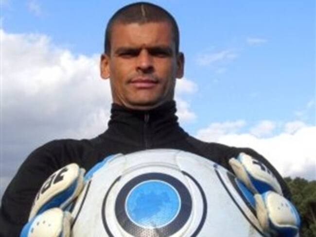 Asegura presidente colombiano 'futbol está de luto' por Calero