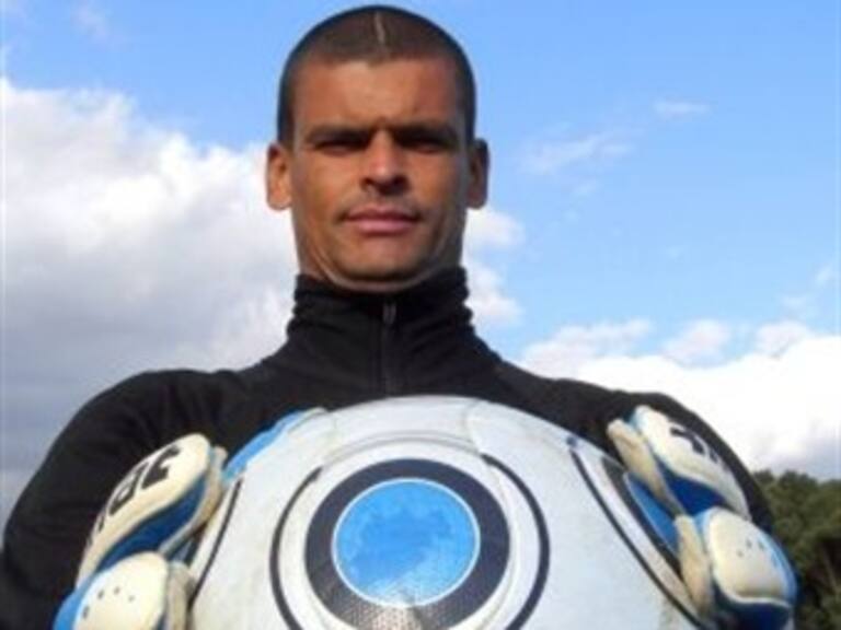 Asegura presidente colombiano 'futbol está de luto' por Calero