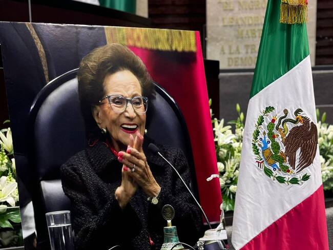 Diputados rinden homenaje luctuoso a Ifigenia Martínez
