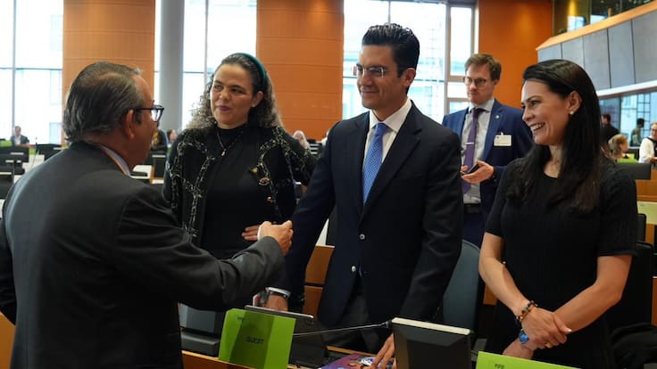 PAN lleva al Parlamento Europeo denuncias contra el Gobierno de México