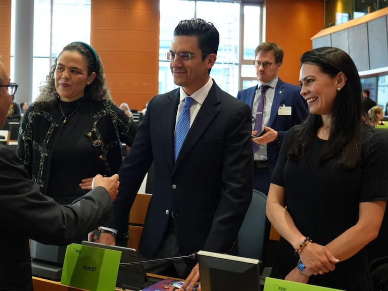 PAN lleva al Parlamento Europeo denuncias contra el Gobierno de México