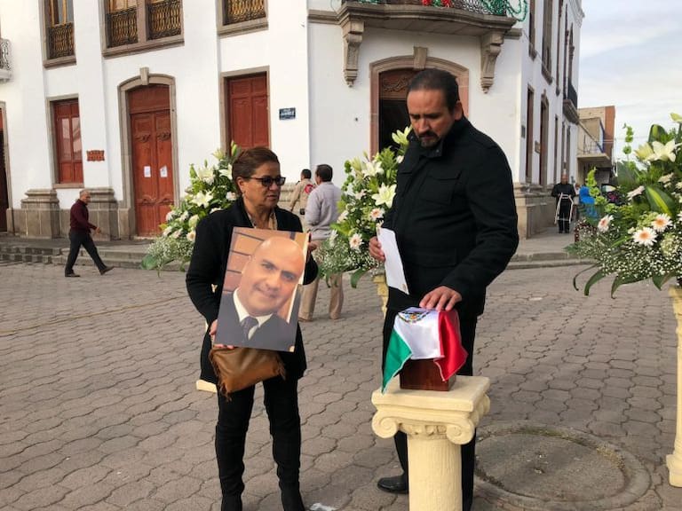 Rinden homenaje a piloto fallecido en accidente de Puebla