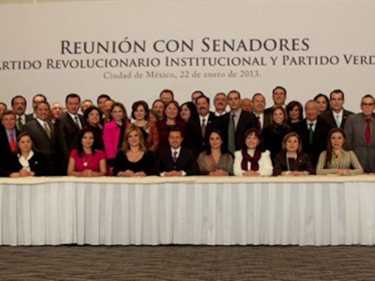 Pide Peña a senadores del PRI avanzar en reformas