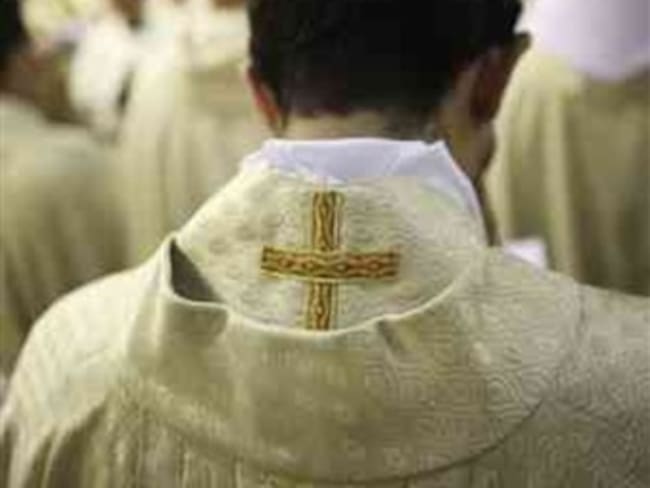 Suspenden a 21 curas sospechosos de pedofilia