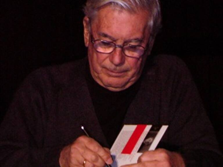 Expulsarán a Vargas Llosa de Venezuela si critica a Chávez