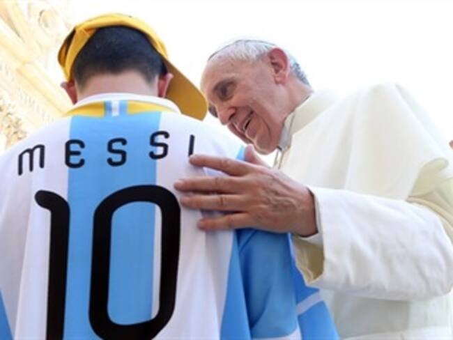 EL Papa Francisco recibiendo a las Selecciones de Argentina e Italia