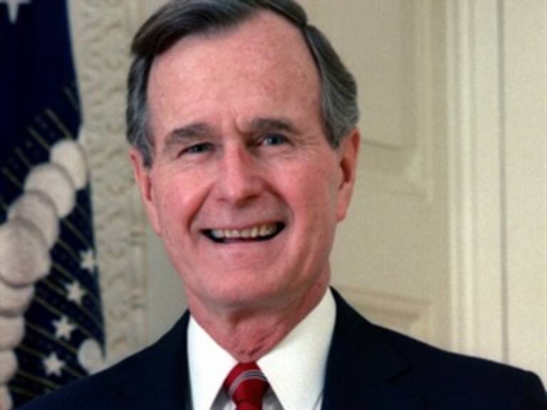 Ex presidente Bush en terapia intensiva