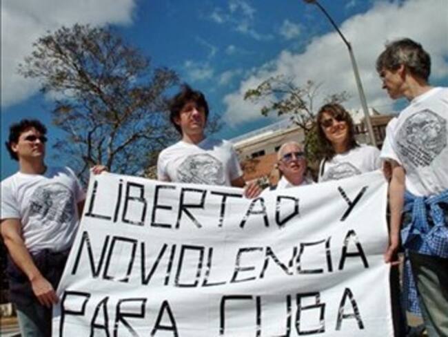 Policía cubana impide protesta de Damas de Blanco