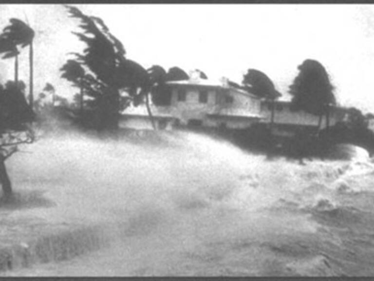 Alcanza Richard categoría de huracán y amenaza costas de Belice