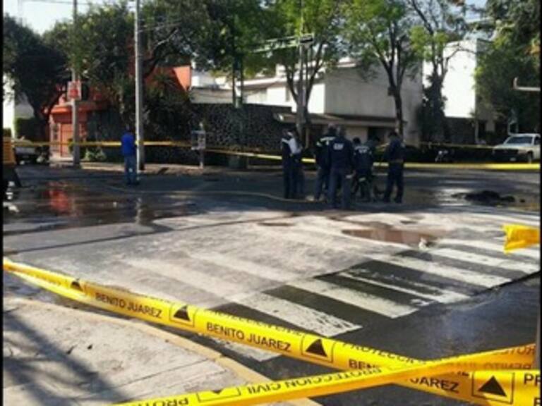 Reaparece fuga de agua en el cruce de Eje 6 Sur y Amores