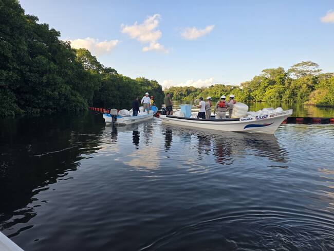 Pemex confirma contaminación en el Río Seco por fuga de hidrocarburo tras explosión en la Refinería Dos Bocas