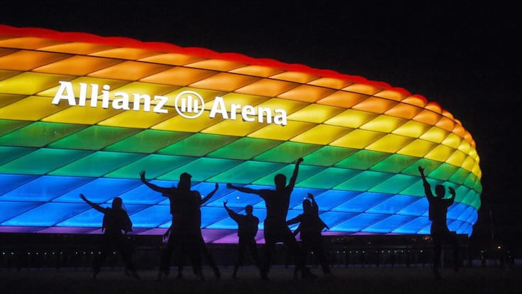 UEFA rechaza iluminación LGBT