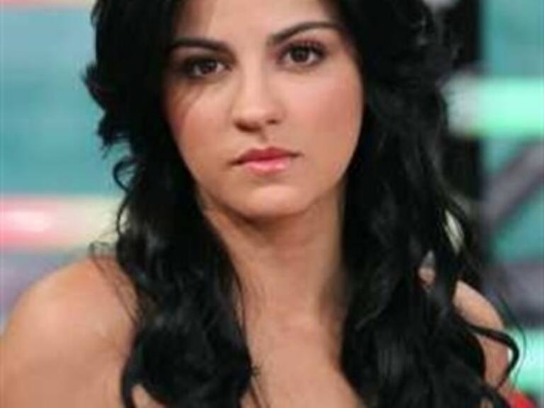 Amadrinará Maite Perroni primer aniversario de 'Mujeres en el baño'