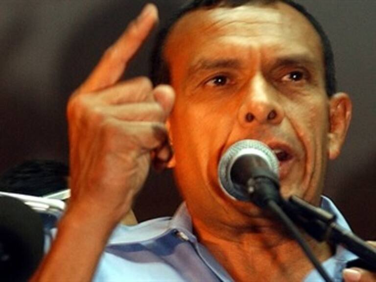 Amenaza presidente hondureño a maestros con desalojo de calles