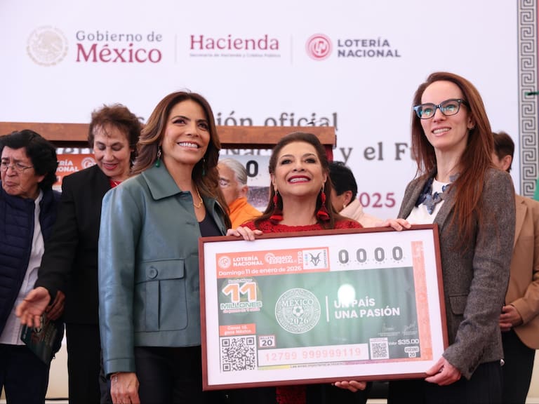 Presentan billete conmemorativo y álbum retro “Lotería Nacional y el Futbol”