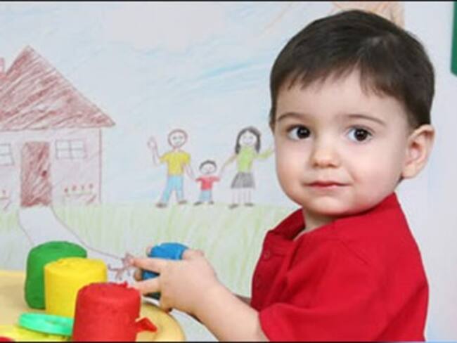 ¿Cuál término es correcto desde un enfoque de los derechos humanos, infancia o niñez?