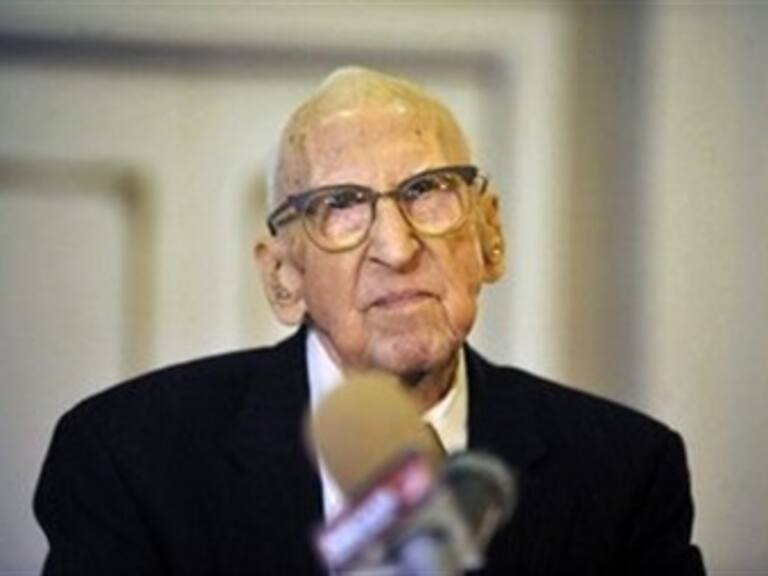 Cumple 113 años hombre más longevo del mundo