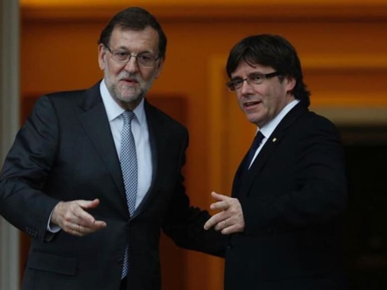 “Gobierno de Rajoy y Piugdemont son muy parecidos”: Almudena Grandes