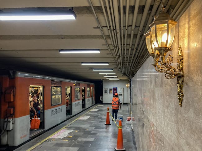 Candelabros en el Metro: ¿Lujo o funcionalidad ante el Mundial?