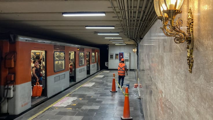 Candelabros en el Metro: ¿Lujo o funcionalidad ante el Mundial?