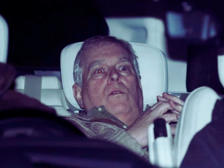 El príncipe Andrew fue arrestado hoy por una investigación del caso Epstein. BBC