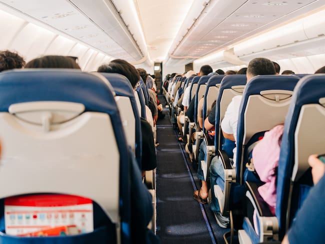 Proponen sanciones millonarias a aerolíneas por sobreventa de vuelos en México