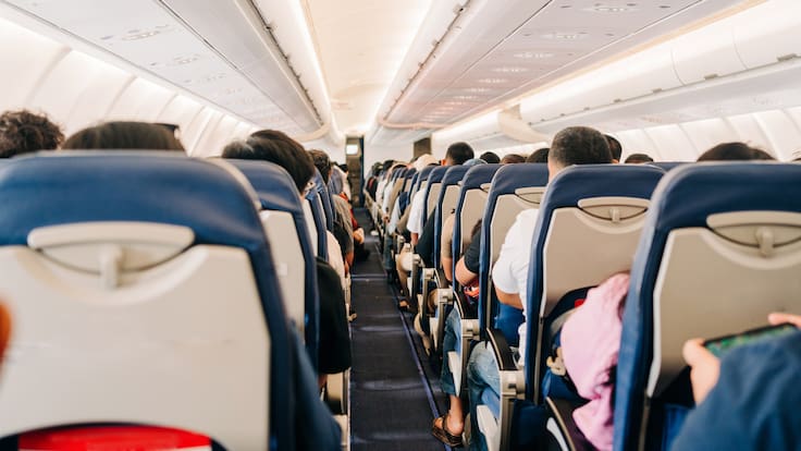 Proponen sanciones millonarias a aerolíneas por sobreventa de vuelos en México