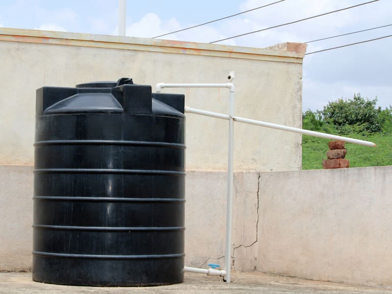Con la entrega de tinacos gratis, se pretende dar mayor acceso al agua potable para las familias más vulnerables.