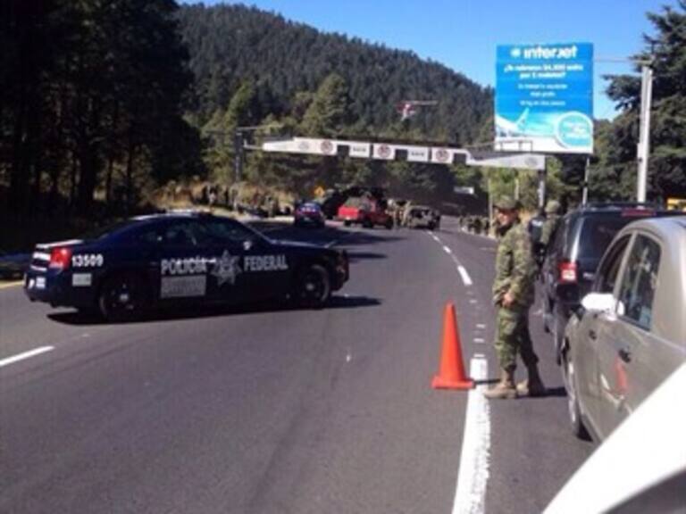 Vuelca camión del Ejército Mexicano