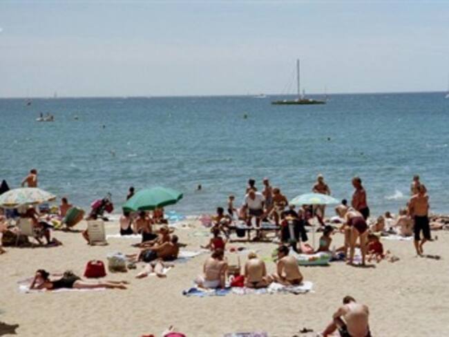 Cannes no quiere a nudistas en Palm Beach