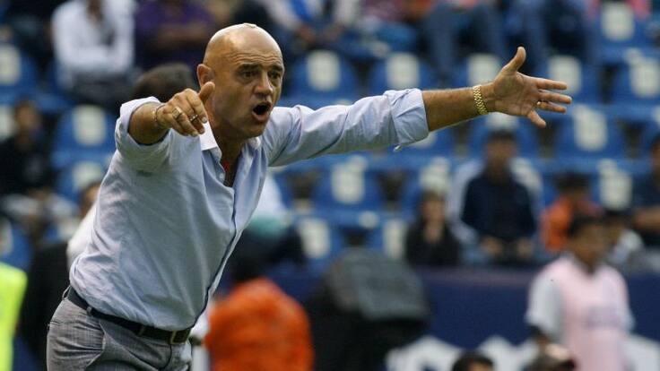 José Luis Sánchez Sola: "Le quitamos el lugar a la gente que estudia"