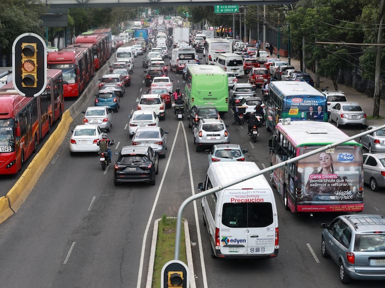 Revisa si tu auto puede salir en CDMX y Edomex. Getty Images