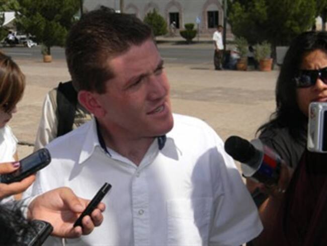 Detienen a alcalde por falsificación de documentos