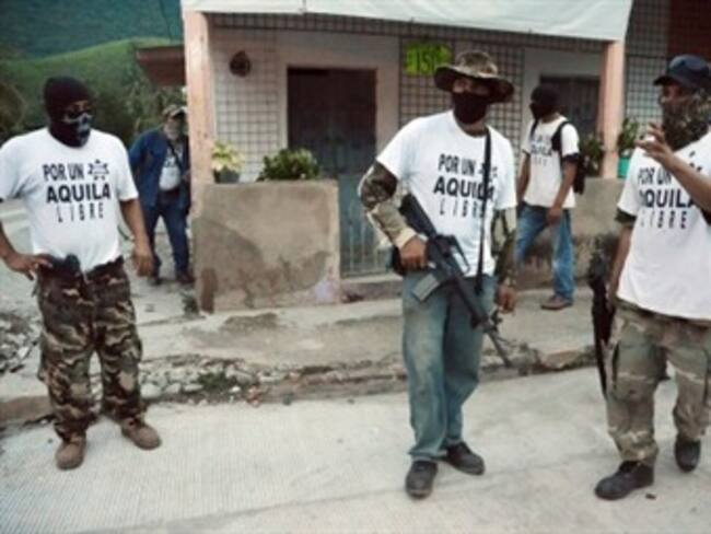 Sujetos armados emboscaron a ministeriales esta tarde en Michoacán