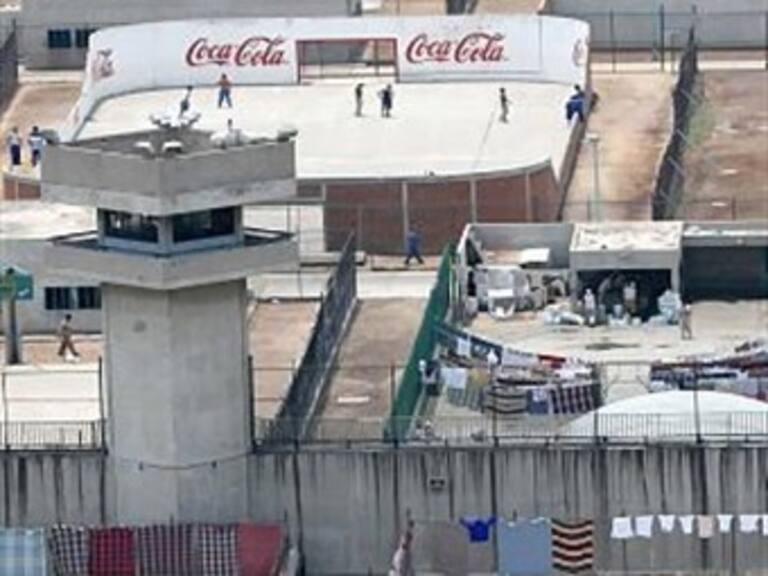 Trasladarán a 12 internos de Neza-Bordo a otros penales tras riña