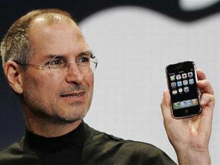 Retoma Jobs liderazgo en Apple tras cirugía