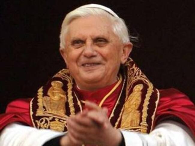 Considera Benedicto XVI impartir bendición navideña en Twitter